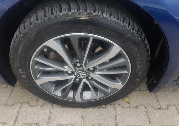Toyota Avensis cena 63900 przebieg: 141000, rok produkcji 2015 z Trzebinia małe 254